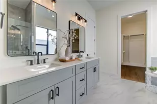 6139 Pacific Frst Dr, Houston, TX 77091 - Photo 28
