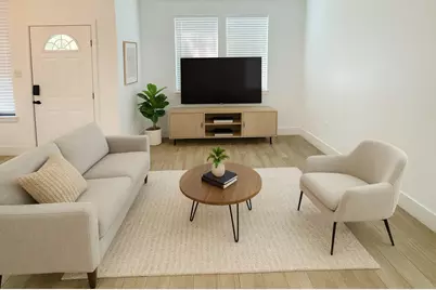 5121 Southwind Street #B, Houston, TX 77033 - Photo 2