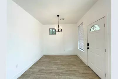 5121 Southwind Street #B, Houston, TX 77033 - Photo 6