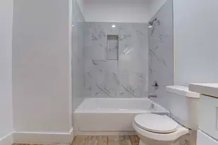 5121 Southwind St, Houston, TX 77033 - Photo 20