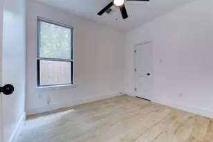 5121 Southwind St, Houston, TX 77033 - Photo 18