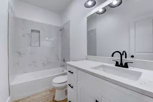 5121 Southwind St, Houston, TX 77033 - Photo 16