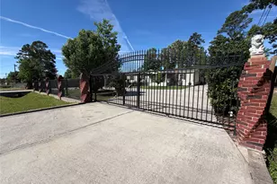23943 Swallowtail Ln, New Caney, TX 77357 - Photo 2