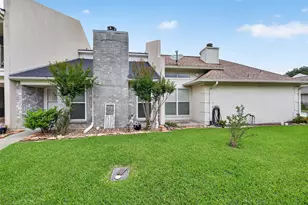 53 Wellington Park, Baytown, TX 77520 - Photo 2