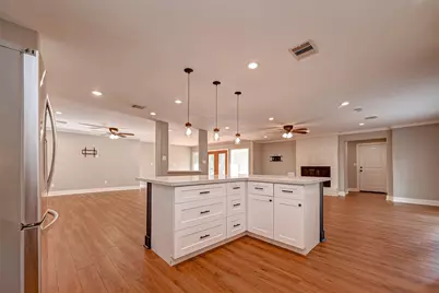 10138 Hazelhurst Drive, Houston, TX 77043 - Photo 16