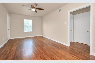 500 W Pitts Avenue #302, Pasadena, TX 77506 - Photo 4