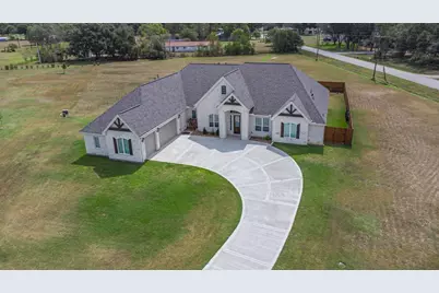305 Champions Court, El Campo, TX 77437 - Photo 46
