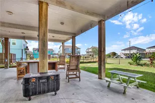 955 Driftwood Dr, Crystal Beach, TX 77650 - Photo 18