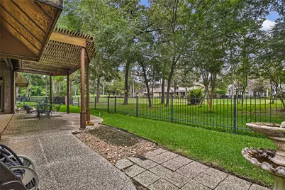 2015 Fairway Green Drive, Kingwood, TX 77339 - Photo 40