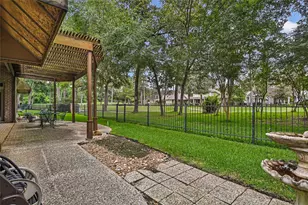 2015 Fairway Green Dr, Kingwood, TX 77339 - Photo 40