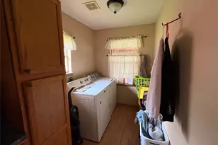 230 Deane Dr, Livingston, TX 77351 - Photo 4