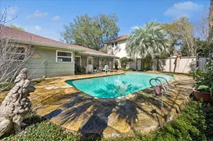 8611 Ferris Dr, Houston, TX 77096 - Photo 32