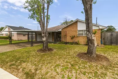 1605 Marlock Ln, Pasadena, TX 77502 - Photo 1