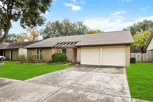 22419 Deville Dr, Katy, TX 77450 - Photo 2