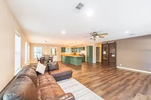 537 Mohawk Bend, Conroe, TX 77316 - Photo 6