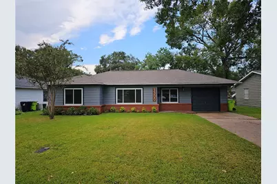 1300 Lawrence Street, Rosenberg, TX 77471 - Photo 2