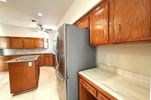 7110 W Mockingbird Ln, Pearland, TX 77584 - Photo 12