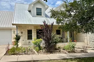 141 Chaumont St, Kingsland, TX 78639 - Photo 6