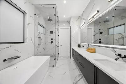 209 W 10th 1/2 Street, Houston, TX 77008 - Photo 12