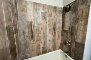 8713 Peachtree St, Houston, TX 77016 - Photo 10