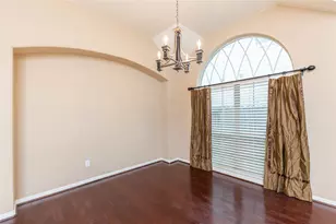 2201 Signal Hill Dr, Pearland, TX 77584 - Photo 12