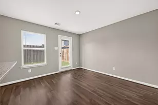 8932 Hollister Commons Ln, Houston, TX 77080 - Photo 10