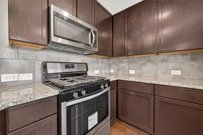 8932 Hollister Commons Lane, Houston, TX 77080 - Photo 14