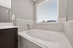 8932 Hollister Commons Ln, Houston, TX 77080 - Photo 42