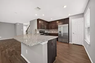 8932 Hollister Commons Ln, Houston, TX 77080 - Photo 12