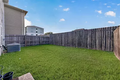 8932 Hollister Commons Lane, Houston, TX 77080 - Photo 46