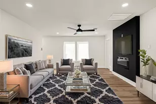 5827 Heron Dr, Houston, TX 77033 - Photo 6