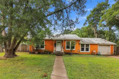 701 W Foley Street, Alvin, TX 77511 - Photo 1