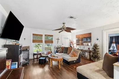 701 W Foley Street, Alvin, TX 77511 - Photo 16