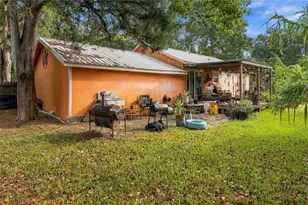 701 W Foley St, Alvin, TX 77511 - Photo 18