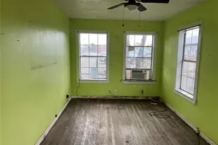 5745 Newport St, Houston, TX 77023 - Photo 14