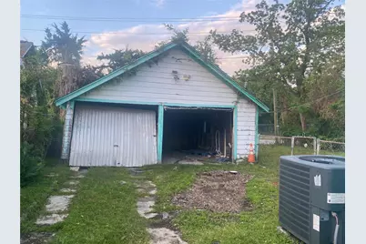 5745 Newport Street, Houston, TX 77023 - Photo 4