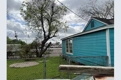 5745 Newport Street, Houston, TX 77023 - Photo 8