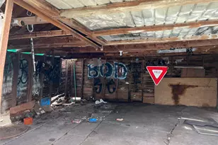 5745 Newport St, Houston, TX 77023 - Photo 10