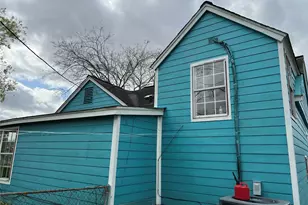 5745 Newport St, Houston, TX 77023 - Photo 2
