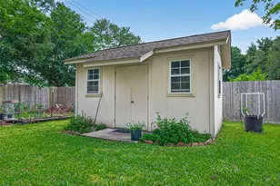16217 Lakeview Dr, Jersey Village, TX 77040 - Photo 40