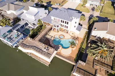 3730 Nueces, Galveston, TX 77554 - Photo 2