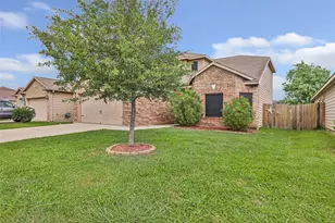1315 Wallflower Ave, Baytown, TX 77521 - Photo 2