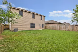 1315 Wallflower Ave, Baytown, TX 77521 - Photo 6