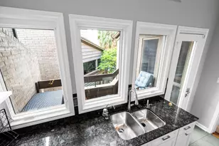 1011 Barkdull St, Houston, TX 77006 - Photo 30