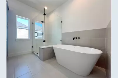 326 Eastwood Street, Houston, TX 77011 - Photo 10