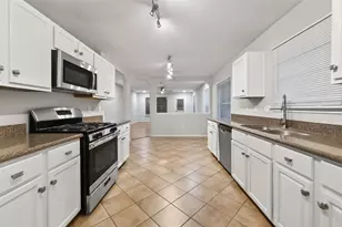 21907 Willow Downs Dr, Tomball, TX 77375 - Photo 10