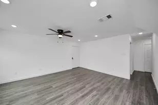 8213 Richland Dr, Houston, TX 77028 - Photo 10