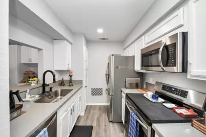8299 Cambridge Street #1406, Houston, TX 77054 - Photo 6