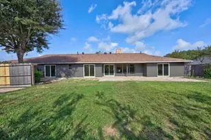 687 Bending Oaks Dr, Bellville, TX 77418 - Photo 22
