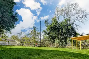 5622 Woodgreen St, Houston, TX 77033 - Photo 32